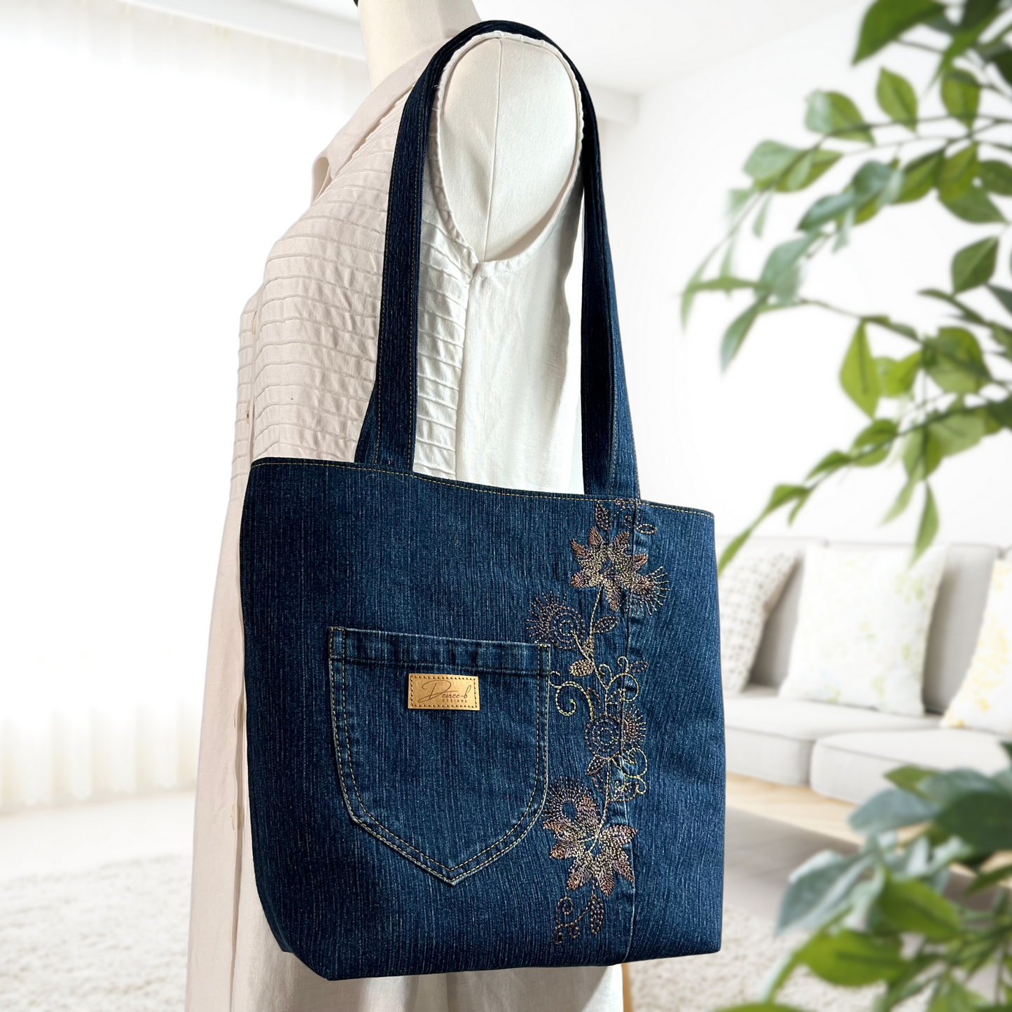 Everyday Tote - Magnetic Clip Top - Rusty flowers