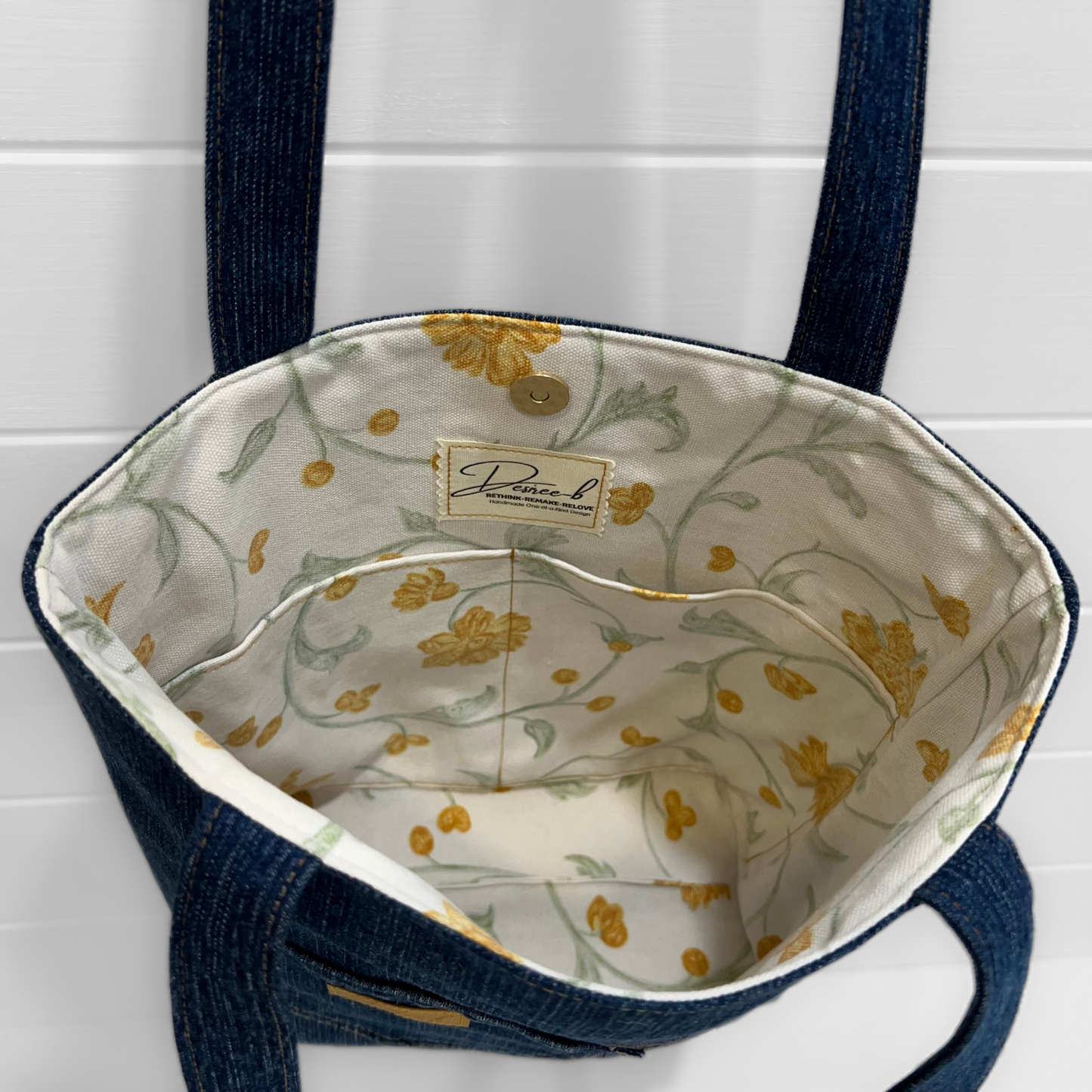 Everyday Tote - Magnetic Clip Top - Rusty flowers