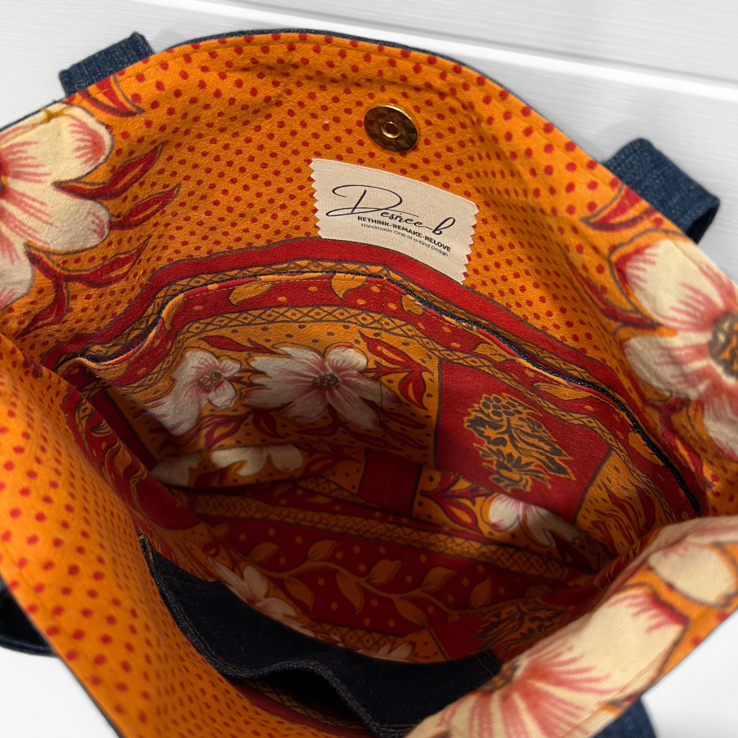 Tote Bag - Magnetic Clip Top - Vintage Blaze