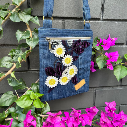 Small Crossbody Bag - Vintage Daisies
